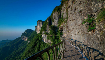 金佛山学生自拍.png 金佛山学生自拍.png